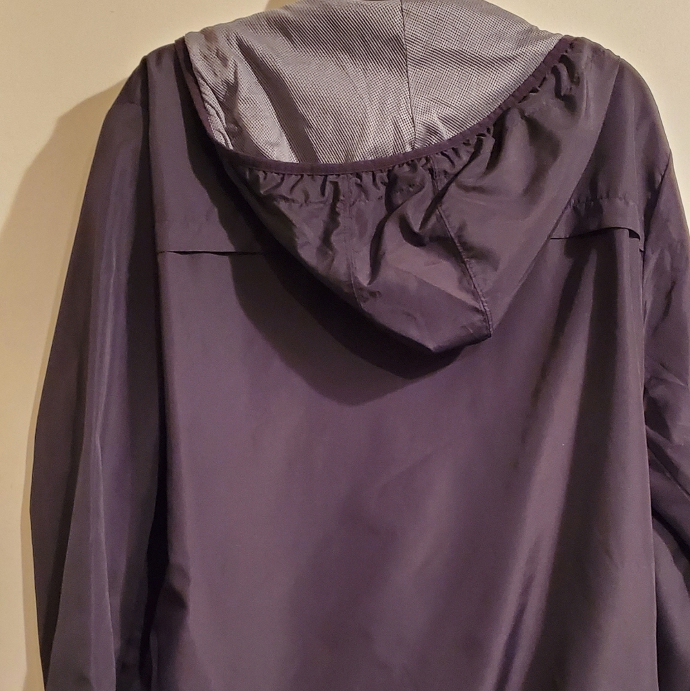 Windbreaker - Picture 2 of 6